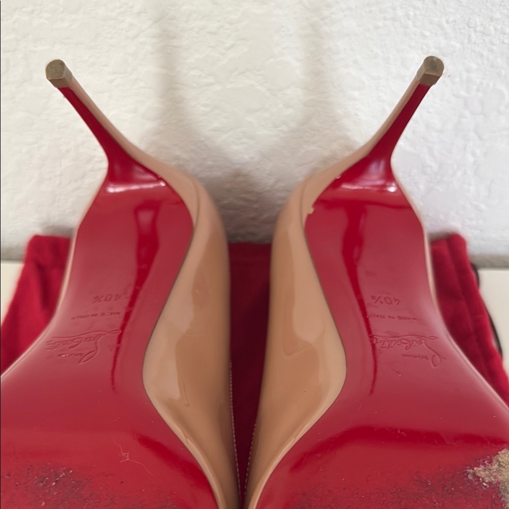 Christian Louboutin, Kate 85MM Patent Leather Pumps, Nude, Size 40.5 - Picture 5 of 12